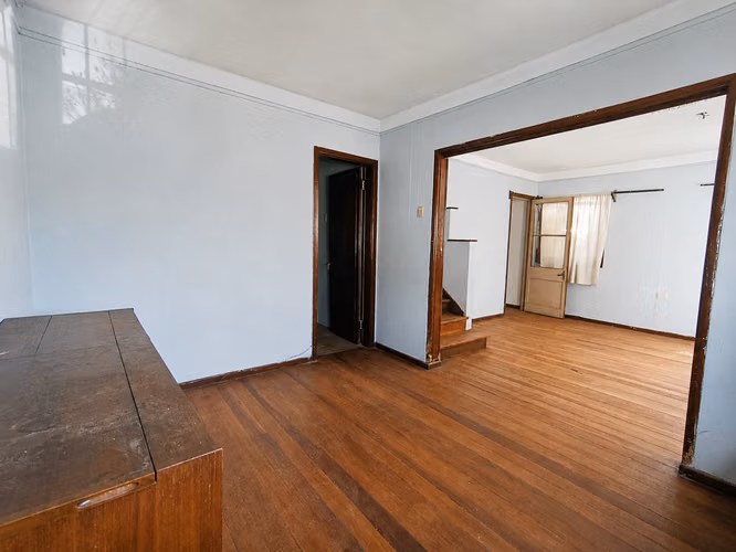 Oportunidad de inversión en Chorrillos: 2 casas + local comercial - Imagen 3