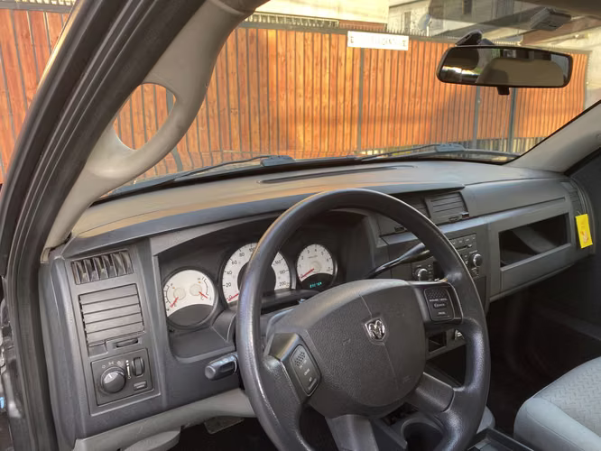 Vendo Dodge Dakota SXT 4x2 2009 automática, único dueño.