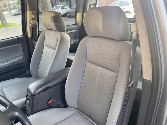 Vendo Dodge Dakota SXT 4x2 2009 automática, único dueño.