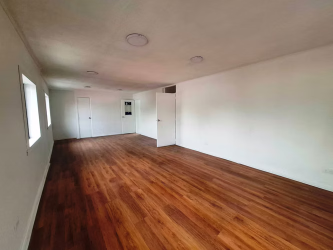 Arriendo excelente casa - oficina uso comercial (176777)
