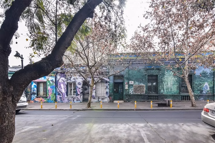 Local Comercial de 3 pisos en Bellavista Recoleta