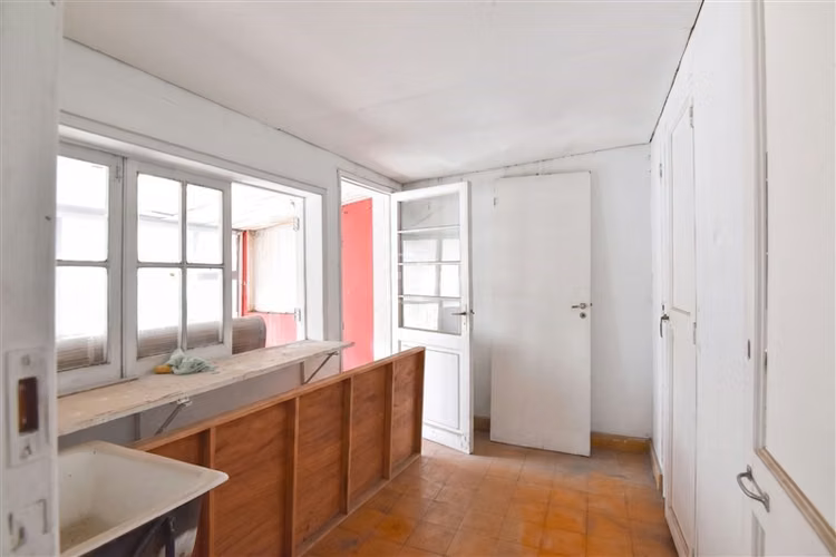 Local Comercial de 3 pisos en Bellavista Recoleta