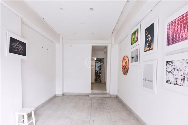 Local Comercial de 3 pisos en Bellavista Recoleta