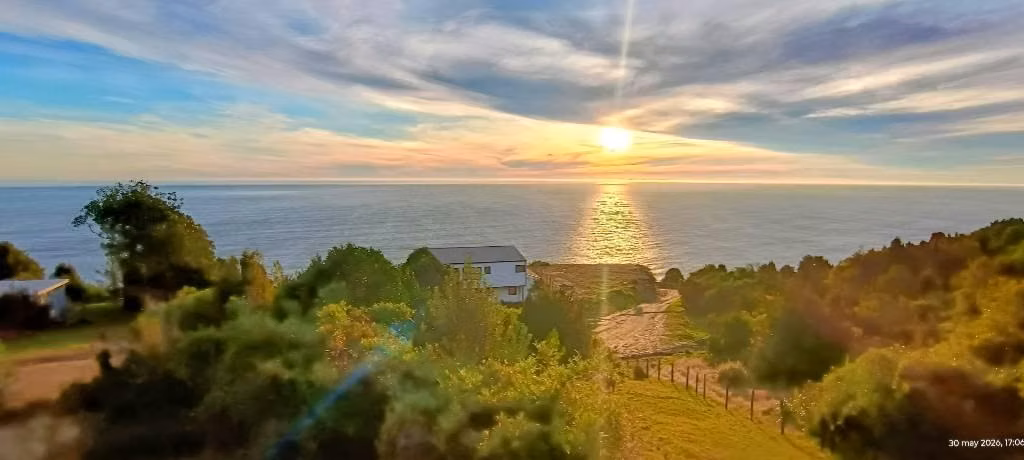 Se vende espectacular propiedad con amplia vista al mar en la costa de Valdivia