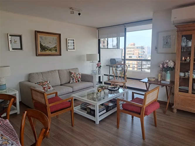 Dpto de 2 dorm más estar y servicios completos en Las Condes