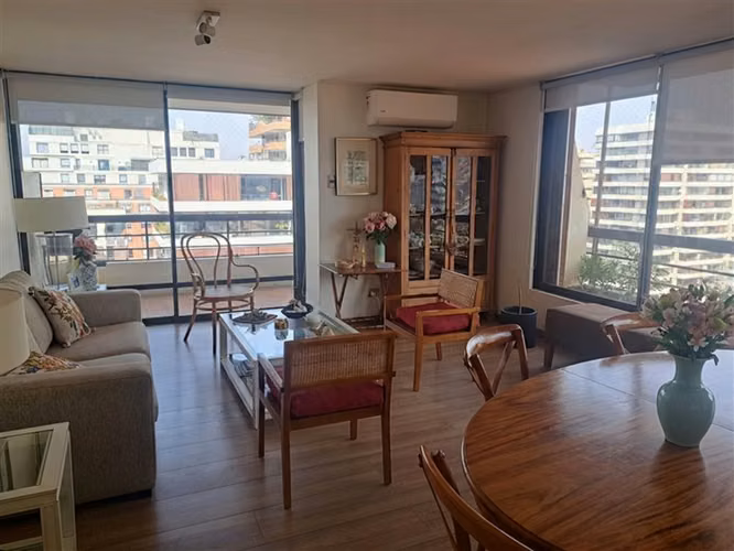 Dpto de 2 dorm más estar y servicios completos en Las Condes - Imagen 3