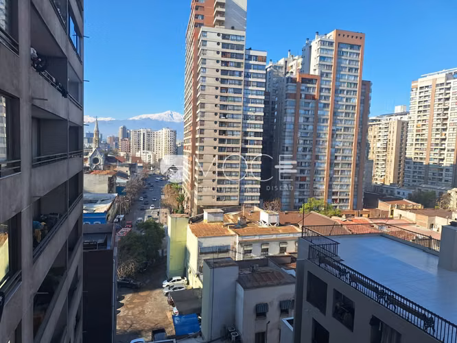 OPORTUNIDAD DE INVERSIÓN A PASOS DEL METRO SANTA LUCÍA