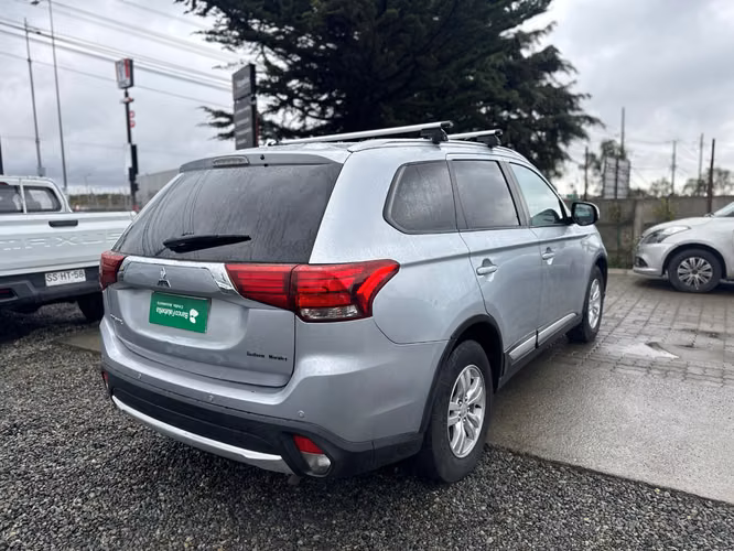 MITSUBISHI  OUTLANDER 2.0 2016 - Imagen 4