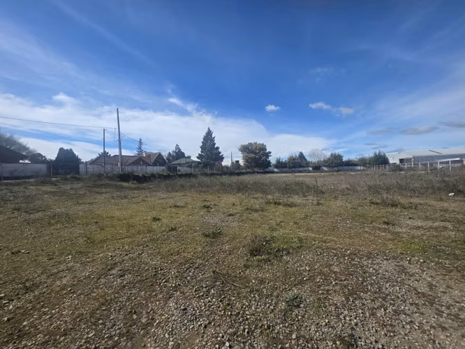 Vendo terreno en 1era. Linea Avda Las Industrias