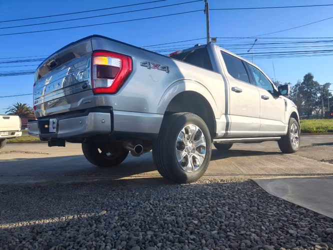FORD F-150 PLATINUM 3.5 AUT 4X4 2023 - Imagen 13
