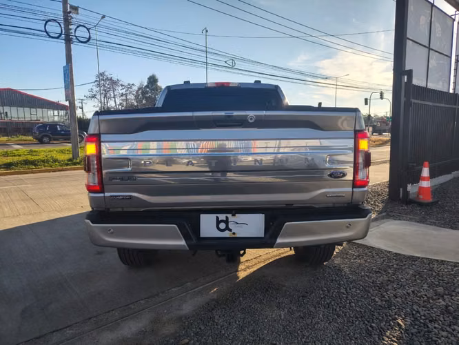 FORD F-150 PLATINUM 3.5 AUT 4X4 2023 - Imagen 12