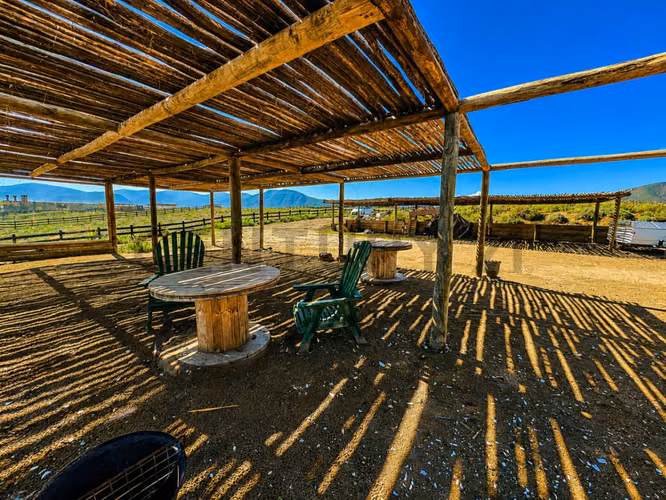Se vende terreno en primera línea en Morrillos