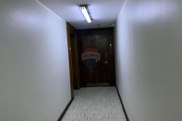 Oficina  amplia y funcional en santiago centro. - Imagen 8