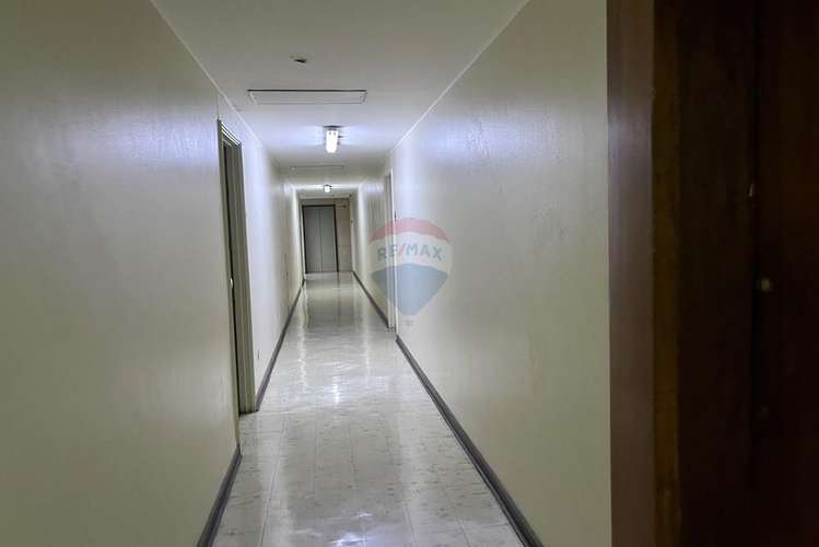 Oficina  amplia y funcional en santiago centro. - Imagen 14