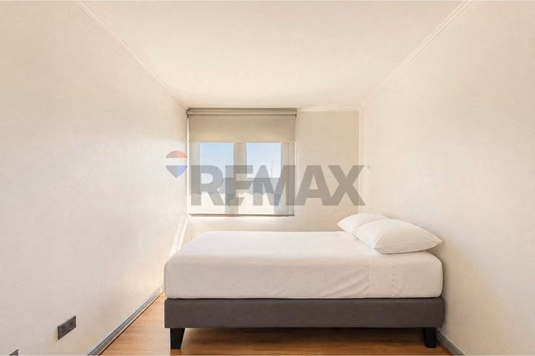 Gran casa para remodelar en condominio 5d 4b