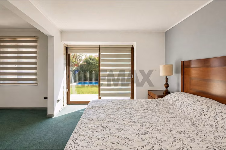 Gran casa para remodelar en condominio 5d 4b
