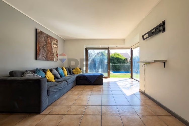 Gran casa para remodelar en condominio 5d 4b