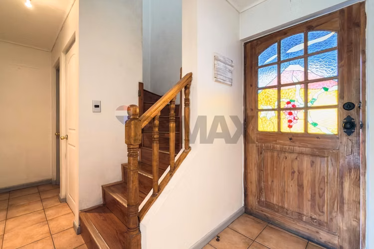 Gran casa para remodelar en condominio 5d 4b