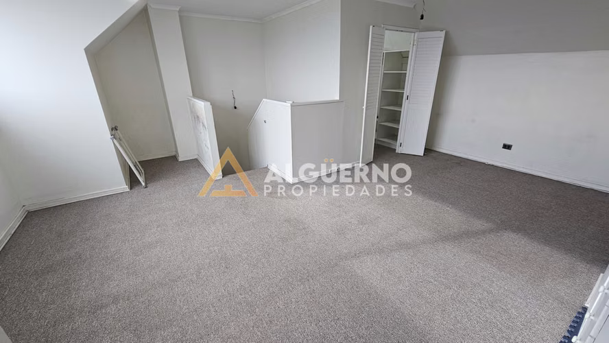 SE ARRIENDA AMPLIO TOWNHOUSE CON 4D3B2E ALTO EL ROSAL