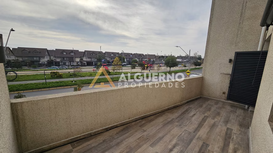 SE ARRIENDA AMPLIO TOWNHOUSE CON 4D3B2E ALTO EL ROSAL
