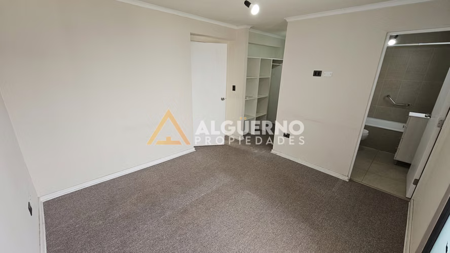 SE ARRIENDA AMPLIO TOWNHOUSE CON 4D3B2E ALTO EL ROSAL
