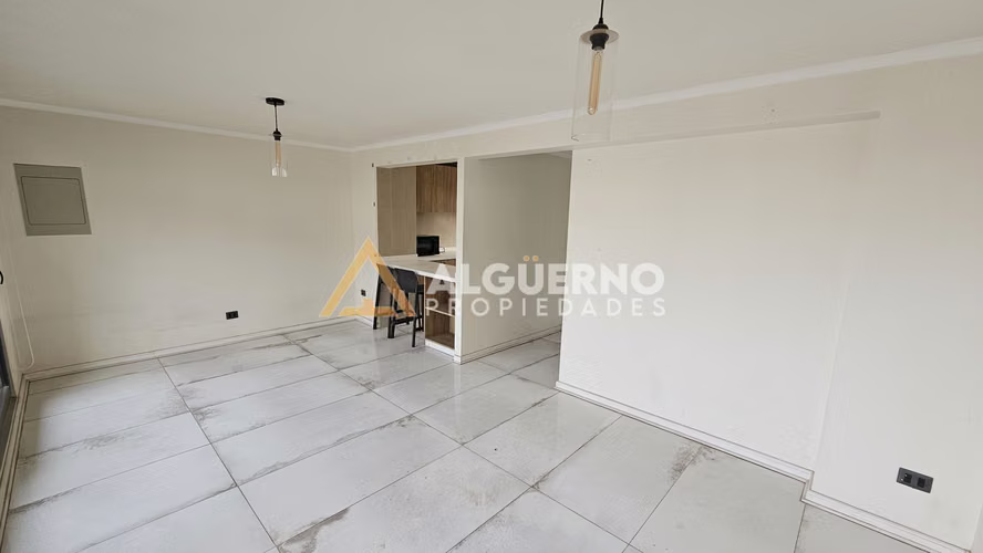 SE ARRIENDA AMPLIO TOWNHOUSE CON 4D3B2E ALTO EL ROSAL