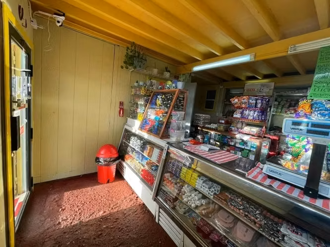 CASA CON NEGOCIO FUNCIONANDO CON 11 AÑOS DE TRAYECTORIA