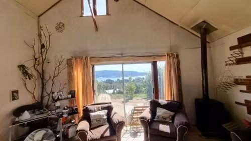 CASA FAMILIAR MÁS CABAÑA PARA INVERSIÓN EN NIEBLA VALDIVIA