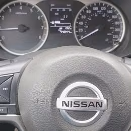 NISSAN VERSA MT 1.6 USADO COMO NUEVO