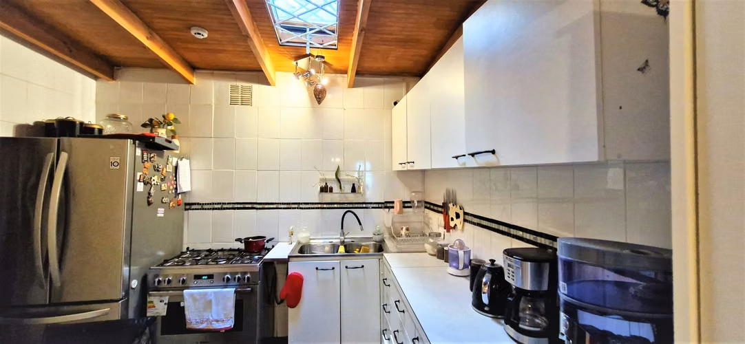 Venta de casa de 3 pisos en Viña , GRAN OPORTUNIDAD , emprendedor CREATIVO. 8.900 UF