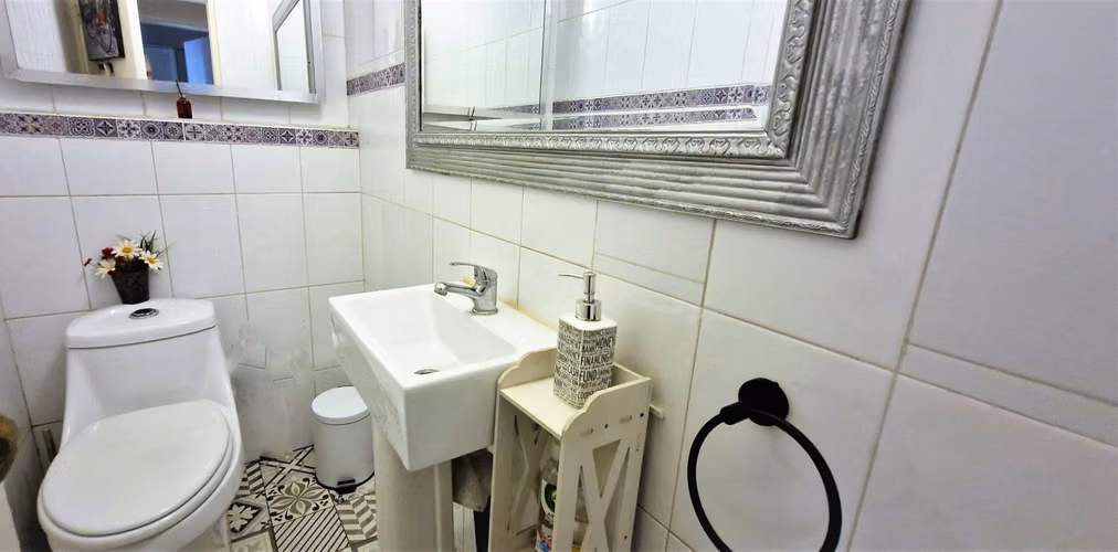Venta de casa de 3 pisos en Viña , GRAN OPORTUNIDAD , emprendedor CREATIVO. 8.900 UF