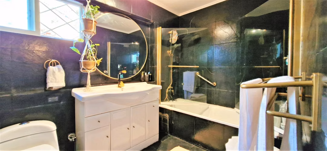 Venta de casa de 3 pisos en Viña , GRAN OPORTUNIDAD , emprendedor CREATIVO. 8.900 UF