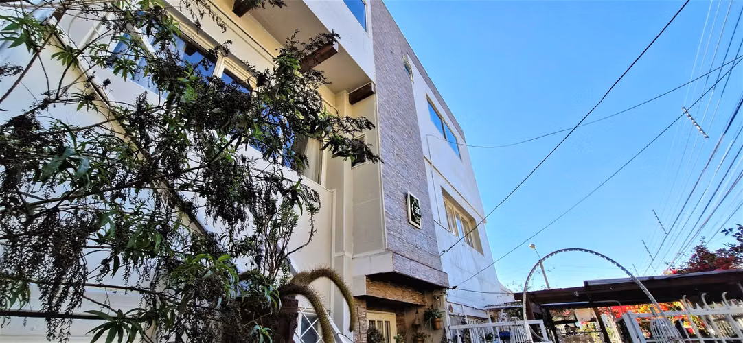 Venta de casa de 3 pisos en Viña , GRAN OPORTUNIDAD , emprendedor CREATIVO. 8.900 UF