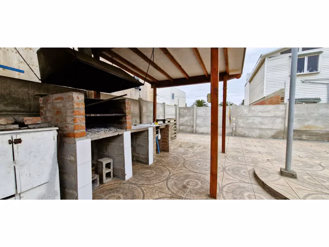 Venta de casa de 81 m2, en terreno de 247 m2., en Los Molles.