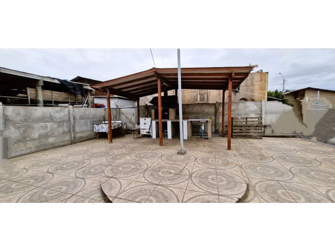Venta de casa de 81 m2, en terreno de 247 m2., en Los Molles.
