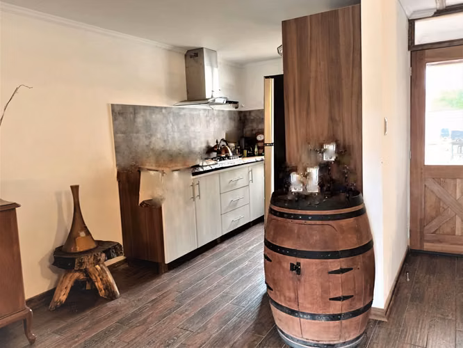 Venta de casa de dos dormitorios, en Quillota.