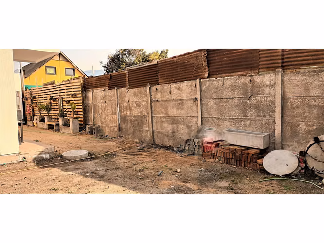 Venta de casa de dos dormitorios, en Quillota.