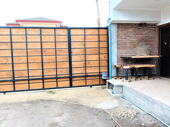 Venta de casa de dos dormitorios, en Quillota.