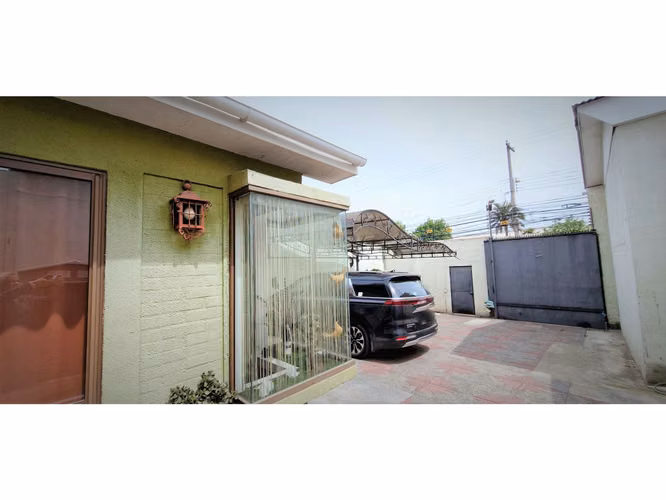 Venta de casa de cuatro dormitorios, en zona centro de Quillota. 278 M$