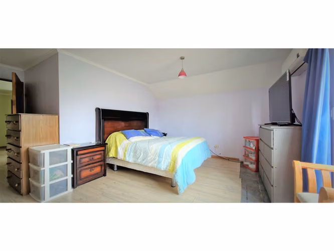 Venta de casa de cuatro dormitorios, en zona centro de Quillota. 278 M$