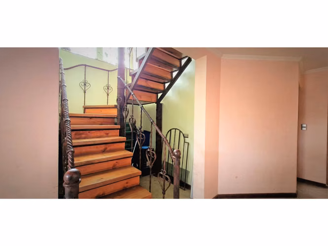 Venta de casa de cuatro dormitorios, en zona centro de Quillota. 278 M$