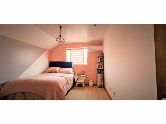 Venta de casa de cuatro dormitorios, en zona centro de Quillota. 278 M$
