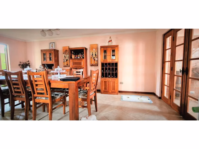 Venta de casa de cuatro dormitorios, en zona centro de Quillota. 278 M$