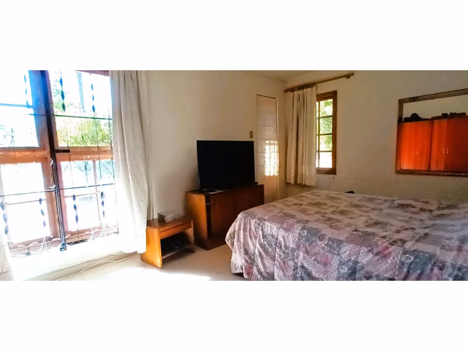 Venta de parcela de 6.000 m2. En San Isidro de Quillota -  casa de 240 m2. 12.036 UF.
