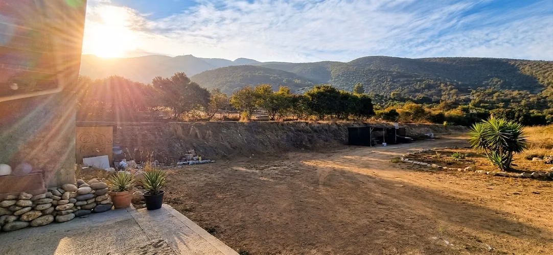 Venta de hermosa parcela de 6.021 m2. con casa y piscina en el tranquilo sector de Lo Rojas, La Cruz. 105 M$.
