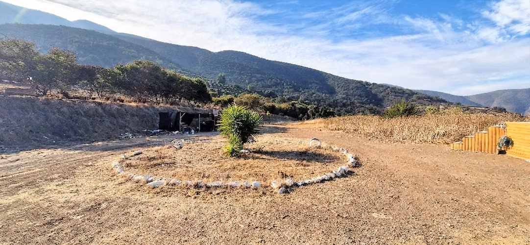 Venta de hermosa parcela de 6.021 m2. con casa y piscina en el tranquilo sector de Lo Rojas, La Cruz. 105 M$.