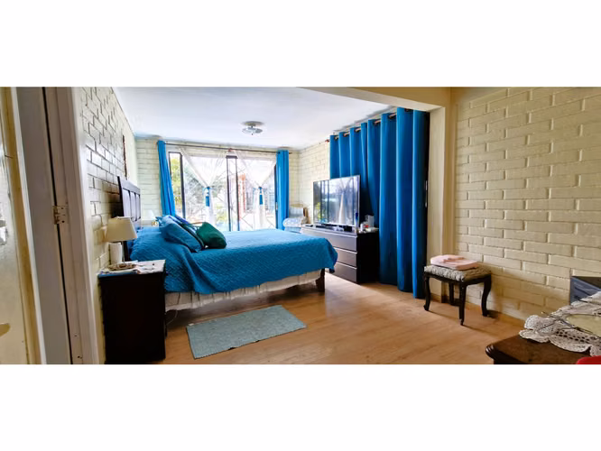 Venta parcela de 18.000 m2., casa, cabaña y galpón, con maquinaria de maestranza, en La Calera. 21.308 UF.