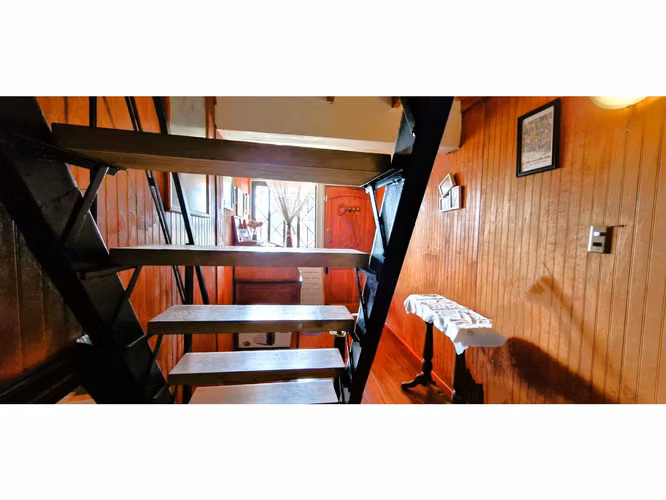 Venta parcela de 18.000 m2., casa, cabaña y galpón, con maquinaria de maestranza, en La Calera. 21.308 UF.