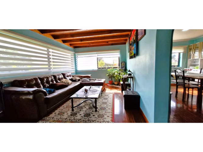 Venta parcela de 18.000 m2., casa, cabaña y galpón, con maquinaria de maestranza, en La Calera. 21.308 UF.