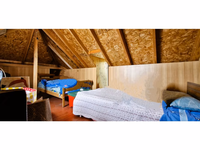 Venta parcela de 18.000 m2., casa, cabaña y galpón, con maquinaria de maestranza, en La Calera. 21.308 UF.